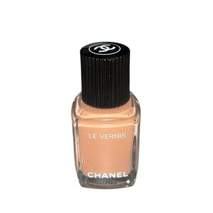 Chanel Le Vernis Nail Polish 953 essential (nude)